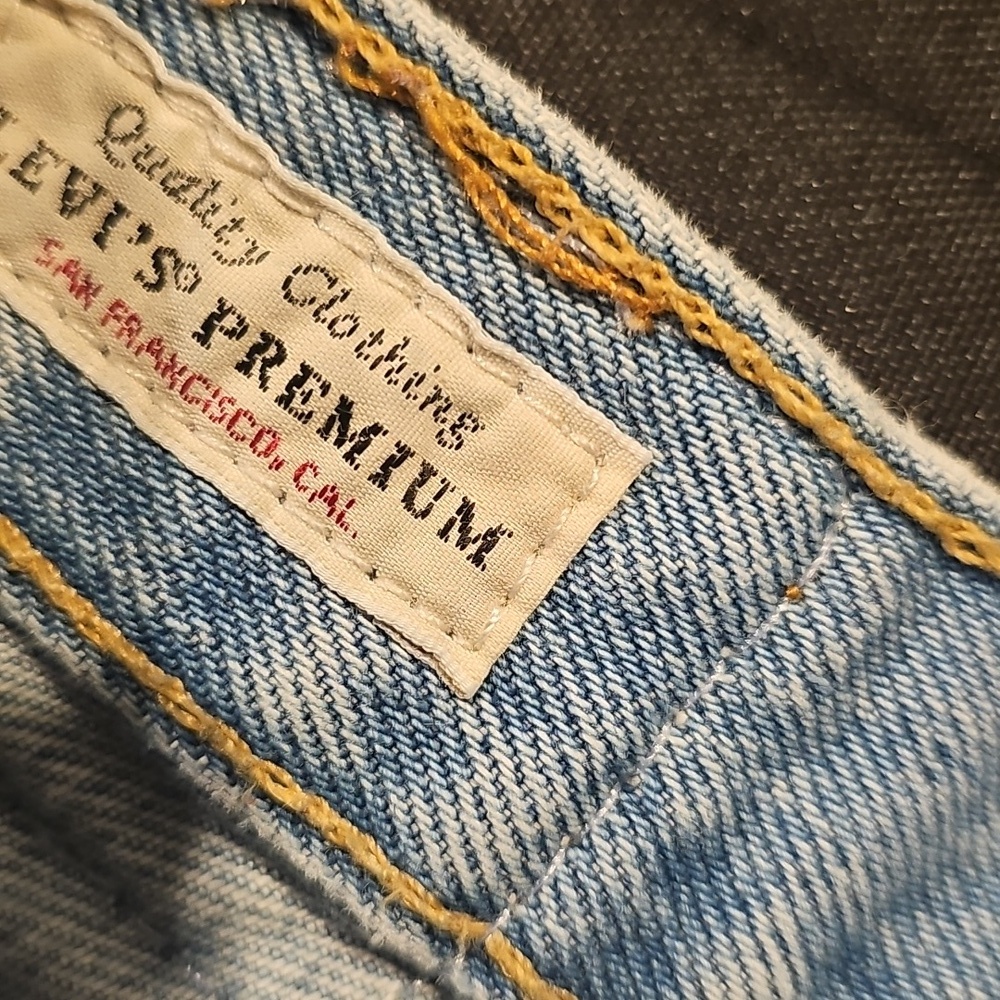 Levi’s Premium Distressed Cutoff Denim Shorts - Picture 5 of 6